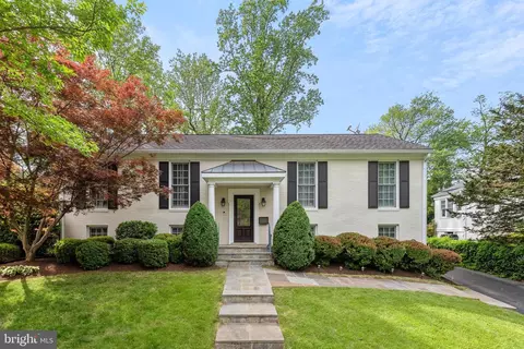 5405 Newington Rd, Bethesda, MD 20816
