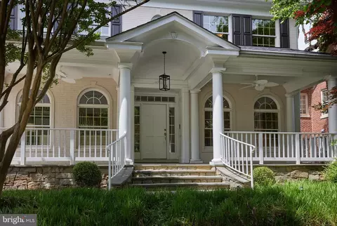 8010 Maple Ridge Rd, Bethesda, MD 20814