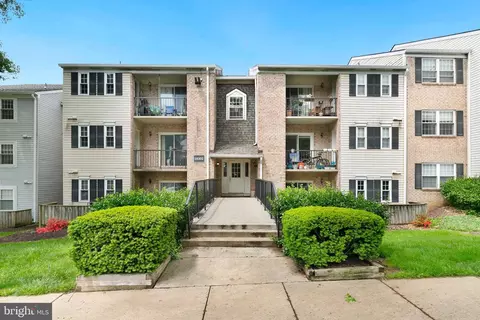 18302 Streamside Dr #102, Gaithersburg, MD 20879
