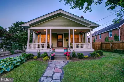 7719 Carroll Ave, Takoma Park, MD 20912