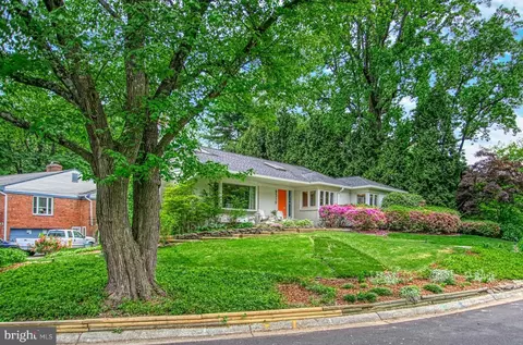 9319 Harvey Rd, Silver Spring, MD 20910 photo 2