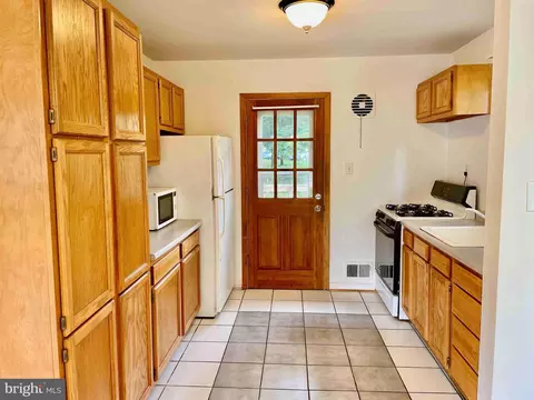 3723 Ralph Rd, Silver Spring, MD 20906 photo 3