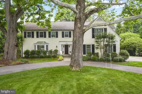 1 Hartman Ct, Potomac, MD 20854