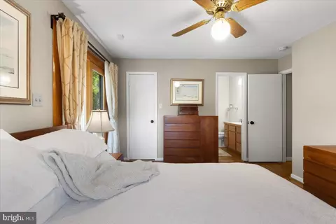 Bedroom - 15320 Aylesbury St, Silver Spring, MD 20905 photo 2 of 7