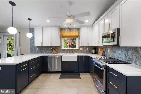 Kitchen - 15320 Aylesbury St, Silver Spring, MD 20905 photo 4 of 4