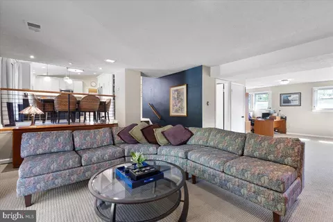 Living - 15320 Aylesbury St, Silver Spring, MD 20905 photo 1 of 2