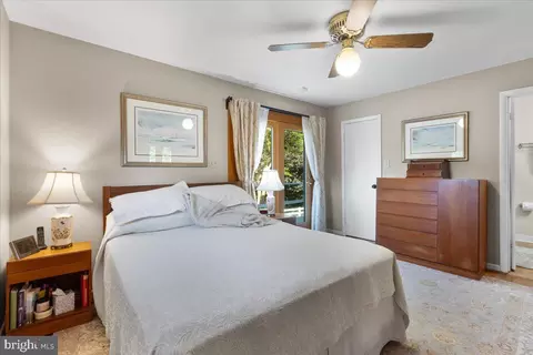 Bedroom - 15320 Aylesbury St, Silver Spring, MD 20905 photo 3 of 7