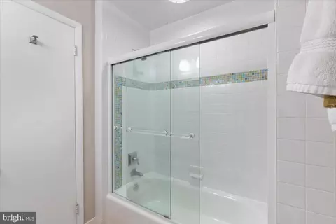 Bath - 15320 Aylesbury St, Silver Spring, MD 20905 photo 3 of 4