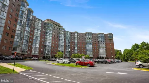 3100 N Leisure World Blvd #902, Silver Spring, MD 20906