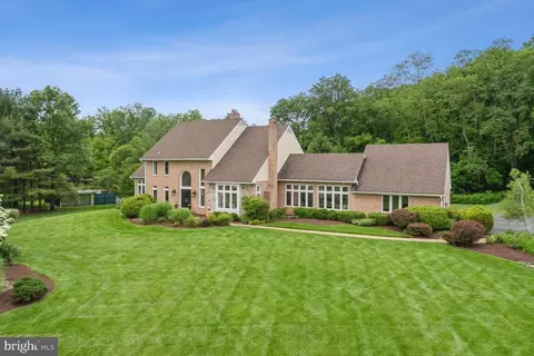 8908 Iverleigh Ct, Potomac, MD 20854