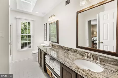 Bath - 17247 Spates Hill Rd, Poolesville, MD 20837 photo 5 of 6