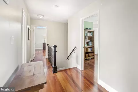 Entry Way - 17247 Spates Hill Rd, Poolesville, MD 20837 photo 3 of 5