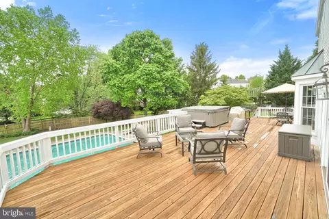Exterior - 17247 Spates Hill Rd, Poolesville, MD 20837 photo 10 of 19