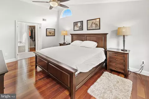 Bedroom - 17247 Spates Hill Rd, Poolesville, MD 20837 photo 2 of 7