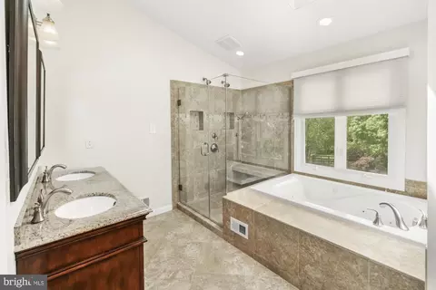 Bath - 17247 Spates Hill Rd, Poolesville, MD 20837 photo 2 of 6