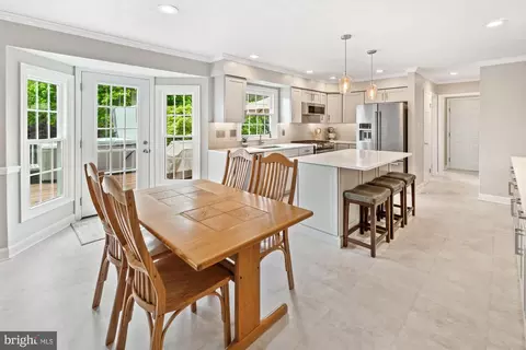 Kitchen - 17247 Spates Hill Rd, Poolesville, MD 20837 photo 7 of 8