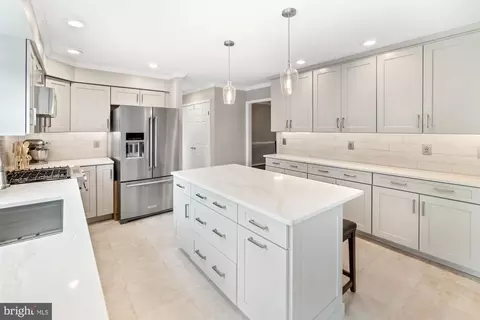 Kitchen - 17247 Spates Hill Rd, Poolesville, MD 20837 photo 3 of 8
