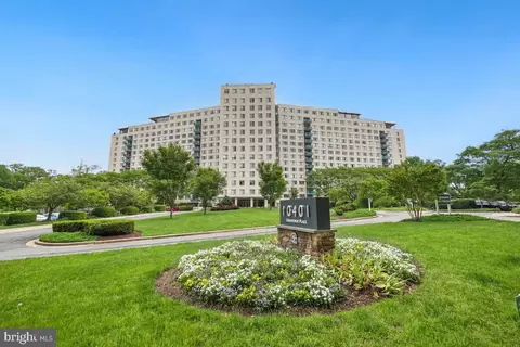 10401 Grosvenor Pl #1125, Rockville, MD 20852