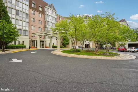 2901 S Leisure World Blvd #123, Silver Spring, MD 20906
