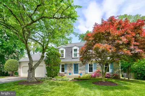 966 Farm Haven Dr, Rockville, MD 20852