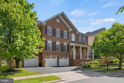11110 Potomac Oaks Dr, Rockville, MD 20850