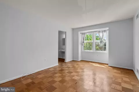 Living - 2729 Atlanta Dr #4-2729, Silver Spring, MD 20906 photo 4 of 4