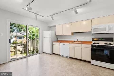 Kitchen - 2729 Atlanta Dr #4-2729, Silver Spring, MD 20906 photo 1 of 2