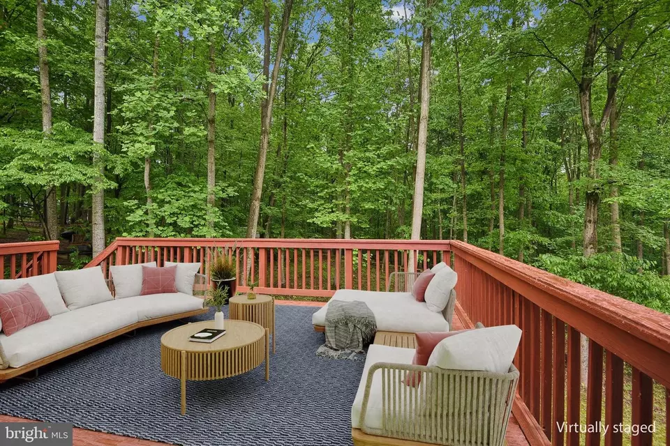 Exterior - 19026 Cattail Ln, Poolesville, MD 20837 photo 6 of 7