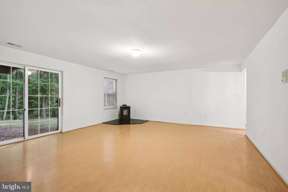 Living - 19026 Cattail Ln, Poolesville, MD 20837 photo 2 of 2