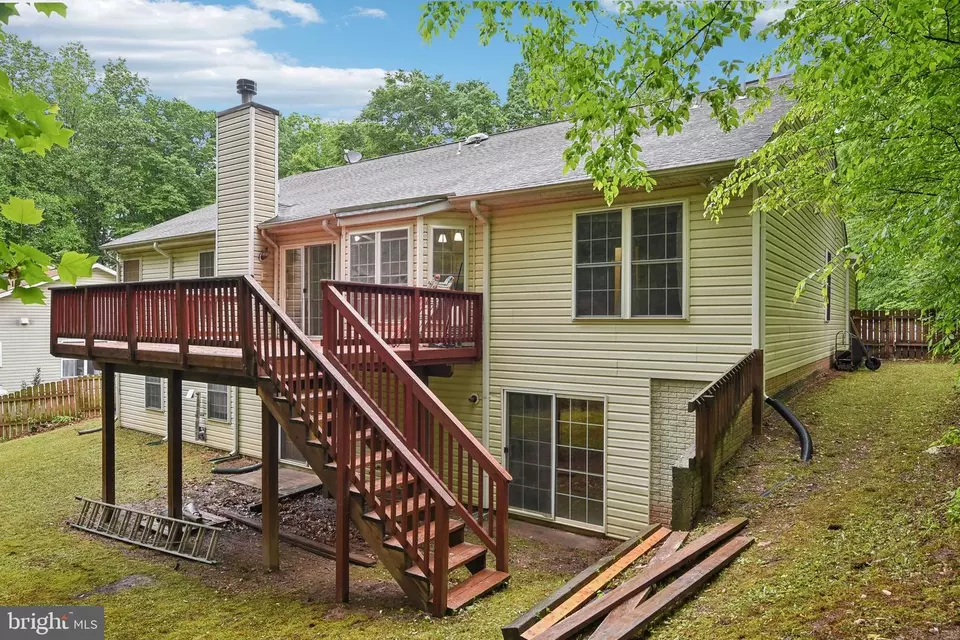 Exterior - 19026 Cattail Ln, Poolesville, MD 20837 photo 5 of 7