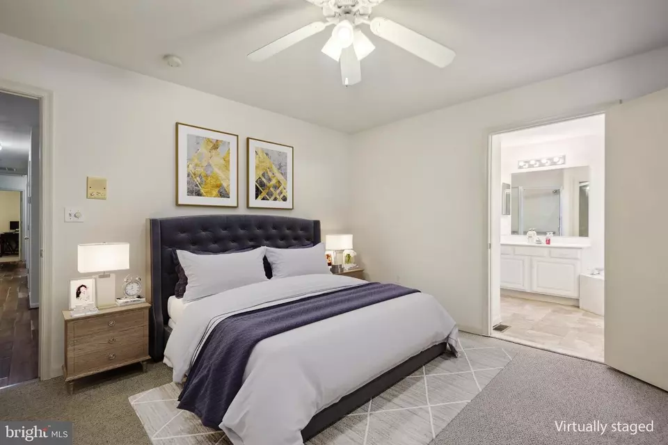 Bedroom - 19026 Cattail Ln, Poolesville, MD 20837 photo 7 of 10
