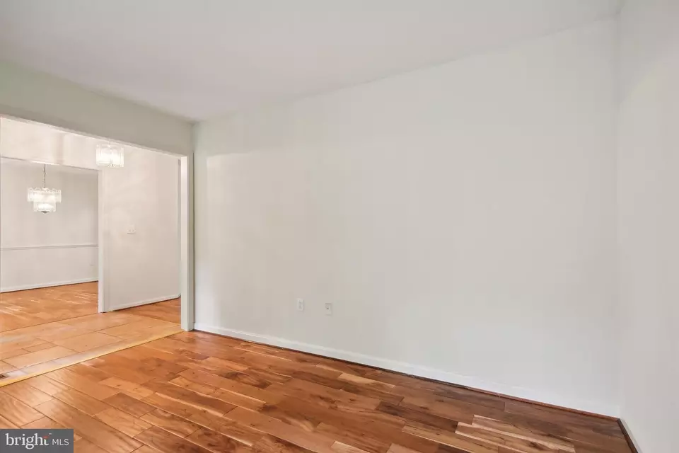 Living - 19026 Cattail Ln, Poolesville, MD 20837 photo 1 of 2