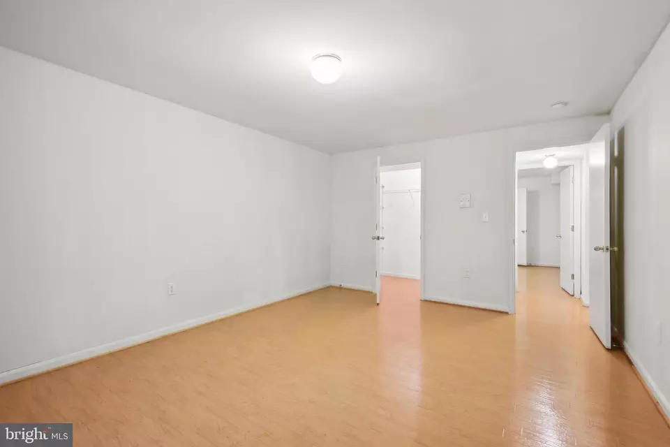 Bedroom - 19026 Cattail Ln, Poolesville, MD 20837 photo 5 of 10