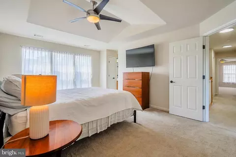 Bedroom - 1318 Wheaton Ln, Silver Spring, MD 20902 photo 3 of 7