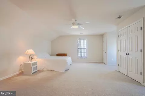 Bedroom - 1318 Wheaton Ln, Silver Spring, MD 20902 photo 5 of 7