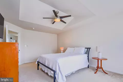Bedroom - 1318 Wheaton Ln, Silver Spring, MD 20902 photo 4 of 7