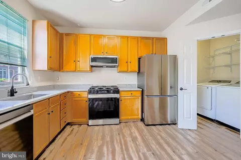 Kitchen - 1318 Wheaton Ln, Silver Spring, MD 20902 photo 2 of 3