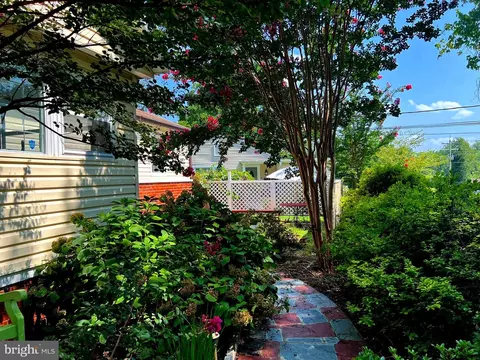 12205 Goodhill Rd, Silver Spring, MD 20902 photo 3