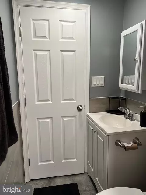 Bath - 3113 Verona Ct, Silver Spring, MD 20906 photo 10 of 13