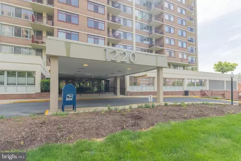 1220 Blair Mill Rd #904, Silver Spring, MD 20910 photo 6