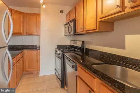 1220 Blair Mill Rd #904, Silver Spring, MD 20910 photo 16