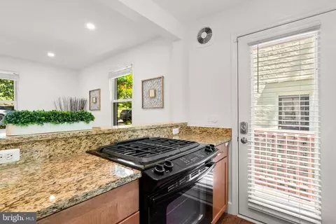 252 Whitmoor Ter, Silver Spring, MD 20901 photo 13