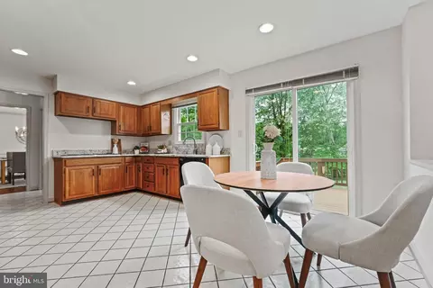 15104 Centergate Dr, Silver Spring, MD 20905 photo 9