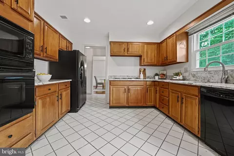 15104 Centergate Dr, Silver Spring, MD 20905 photo 12