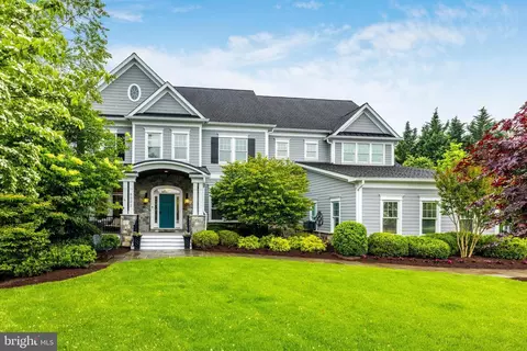 6502 Quaker Ridge Rd, North Bethesda, MD 20852