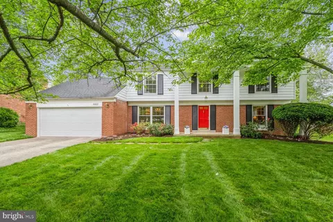 11133 Hunt Club Dr, Potomac, MD 20854