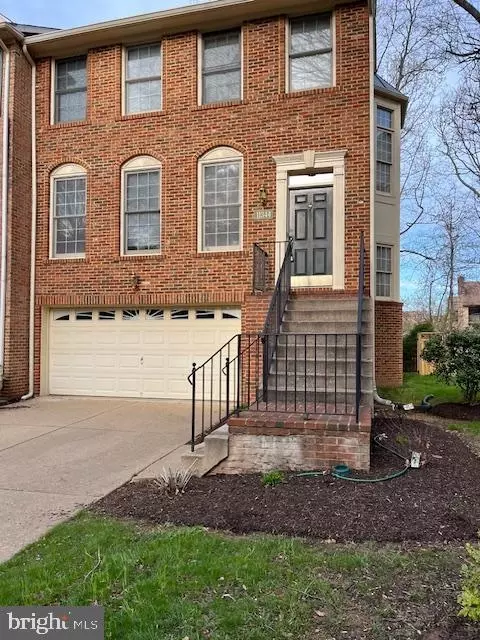 11344 Hollowstone Dr, Rockville, MD 20852