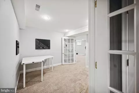 Entry Way - 404 Pershing Dr, Silver Spring, MD 20910 photo 6 of 6
