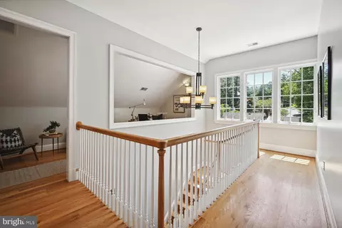 Entry Way - 404 Pershing Dr, Silver Spring, MD 20910 photo 3 of 6