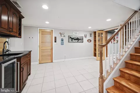 Entry Way - 404 Pershing Dr, Silver Spring, MD 20910 photo 4 of 6